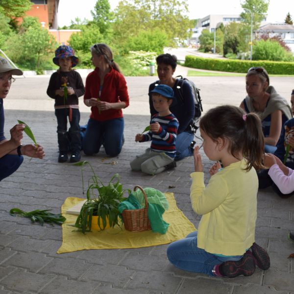 Märchenhafte Kräuterwanderung (Foto: Erika Gisler)