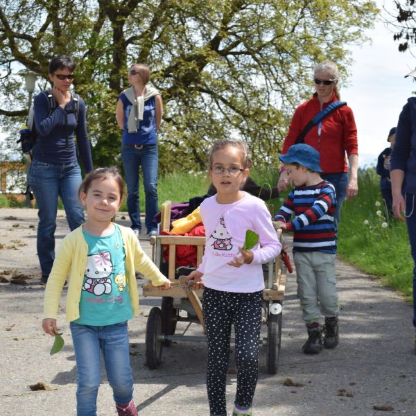 Märchenhafte Kräuterwanderung (Foto: Erika Gisler)