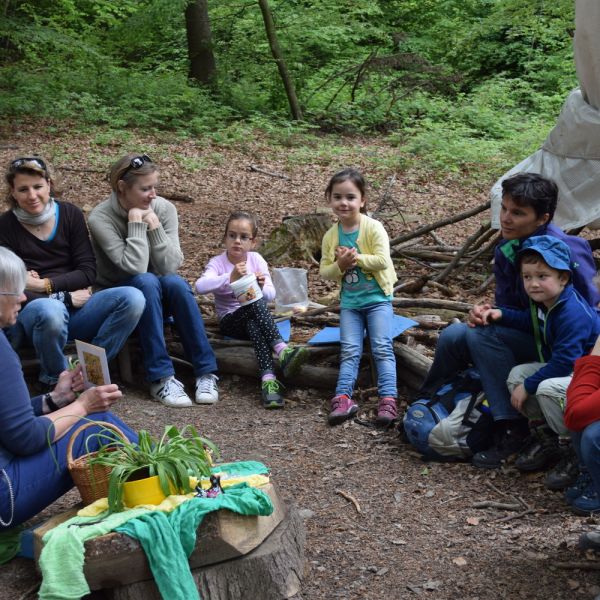 Märchenhafte Kräuterwanderung (Fotos: Erika Gisler)