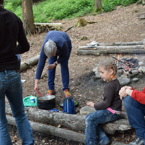 Märchenhafte Kräuterwanderung (Foto: Erika Gisler)