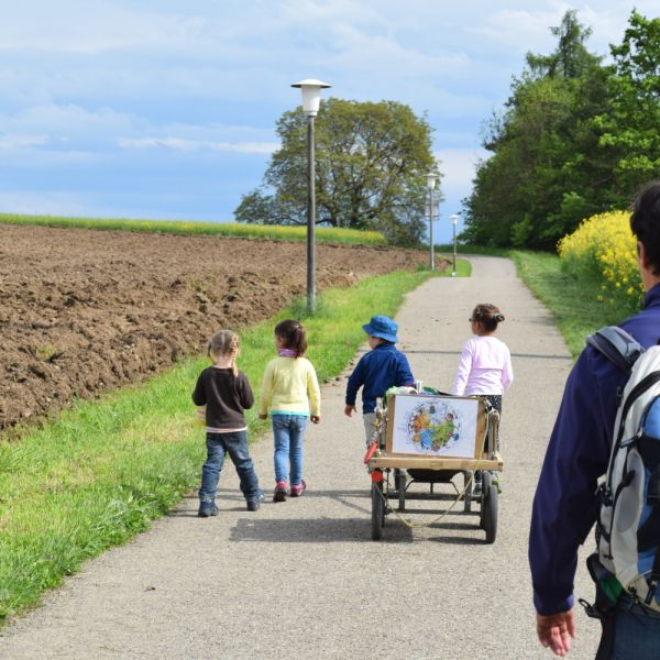 Märchenhafte Kräuterwanderung (Foto: Erika Gisler)