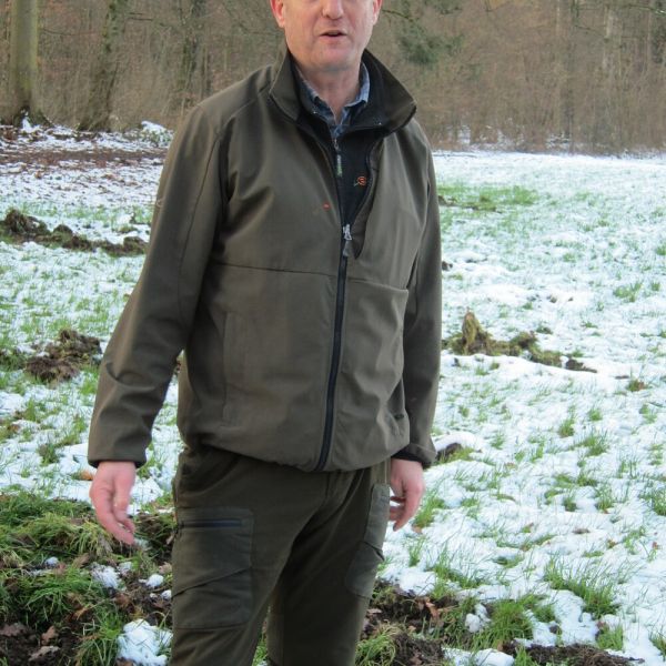 Wald-Exkursion mit Güst Erni (Foto: Erika Gisler)