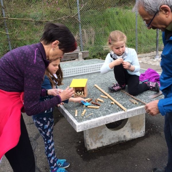 Bau Wildbienenhotel 16.4.2016 (Fotos: Heike Niemand)
