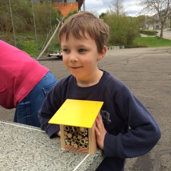 Bau Wildbienenhotel 16.4.2016 (Fotos: Heike Niemand)