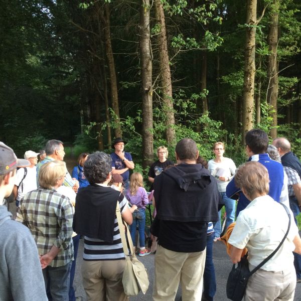 Fledermausexkursion 1.7.2016 (Foto: Erika Gisler)